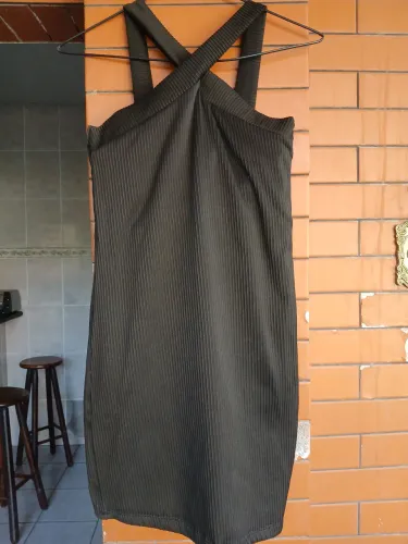 Vestido curto preto, tamanho P