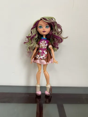 Ever After High Madeline Hatter Sugar Coated 