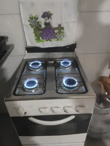 Fogão de 4 bocas