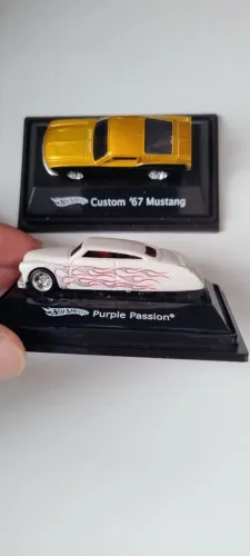 Hotwheels escala 1:87 lote com 2