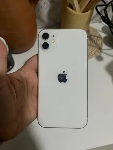 iPhone 11 - 128gb c/ cabo IPlace