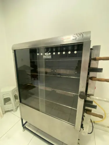 Vendo máquina de assar frango