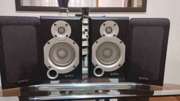 Caixas Bookshelf Infinity Primus P143 Black. 100 Watts 8 Ohms.