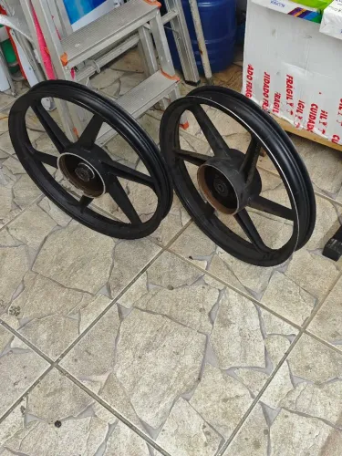 Par De Rodas  Titan a Tambor Semi Novas 