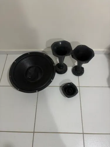 Auto falante ,corneta e corneta