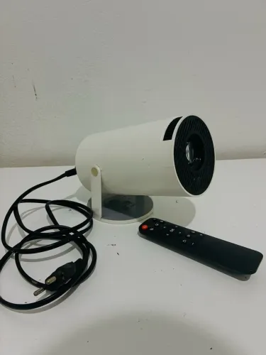 Projetor semi novo