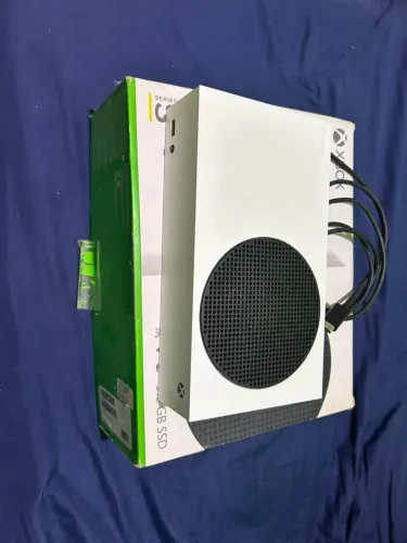 Xbox séries s + 2 controles + tv