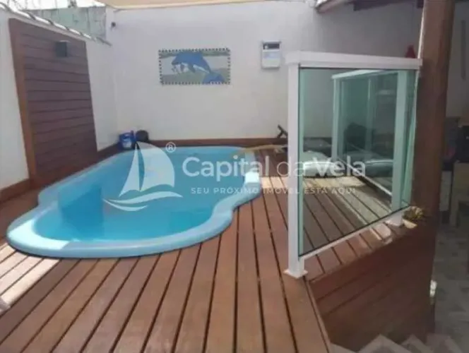 Casa em Condomínio : / Residencial / Perequê