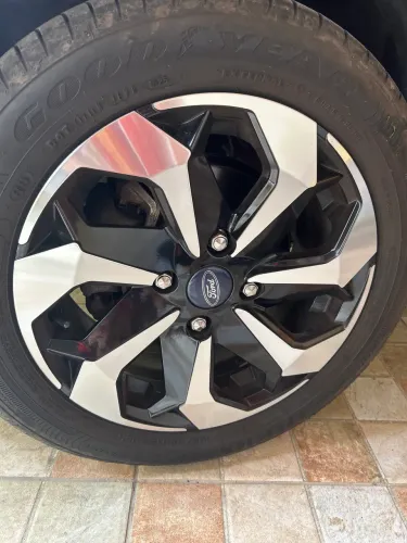 Roda aro 15 em excelente estado
