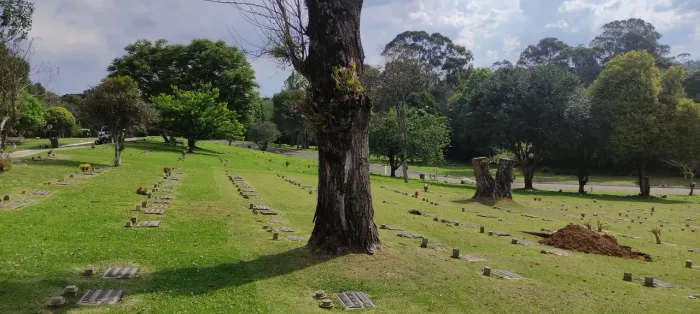 Vendo jazigo no cemitério Parque Iguaçu Curitiba