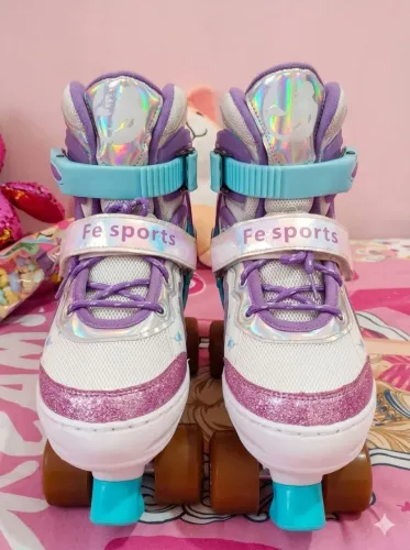 Patins de quatro rodas ? com capacete por 200