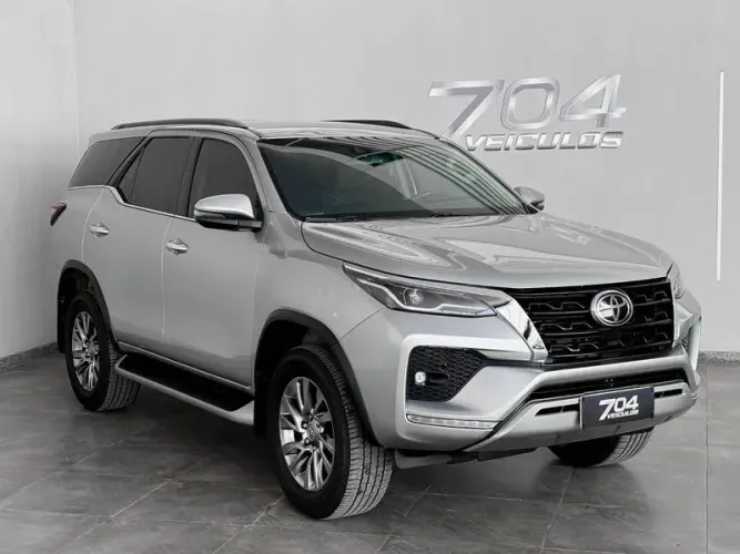 Toyota Hilux CD SRX 4X4 2.8 TDI 16V Diesel Aut. 2021