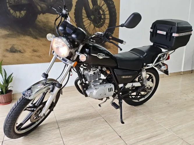 SUZUKI INTRUDER 125 2016 - BAIXA QUILOMETRAGEM