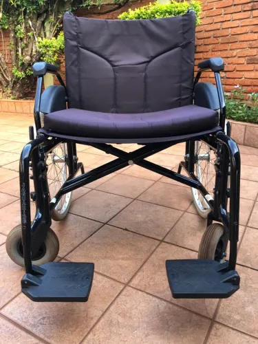 Cadeira De Rodas Jaguaribe Big Manual Preta 60 Cm Semi Nova