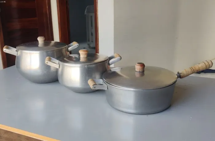 Conjunto de panelas em alumínio fundido (tamanho grande)