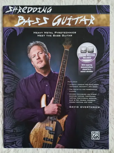 Livro Shredding Bass Guitar: Heavy Metal Pyrotechnics Meet the Bass Guitar 
