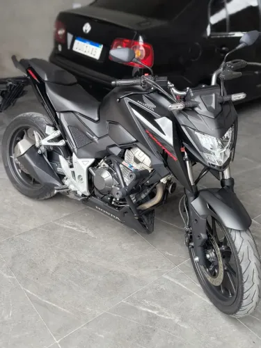 CB300f Twister /VENDO OU TROCO POR MOTO 600
