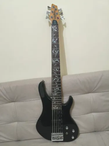 Washburn XB-600 Bantam
