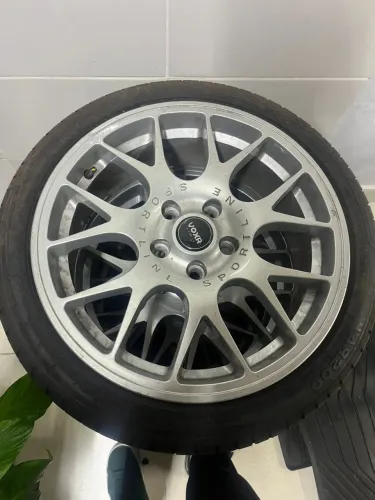 Rodas Aro 17 modelo BBS 5x110