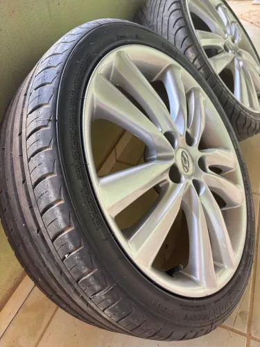 Rodas aro 18  5x114 com 4 pneus novos