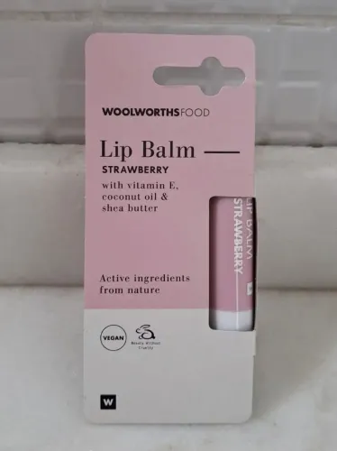 Lip balm - bálsamo labial de morango - FAÇO OLX PAY!