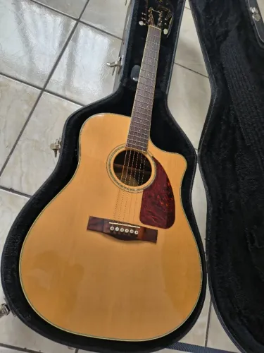 Violão Fender DG-200SCE Tampo Maciço + Hardcase Road Runner