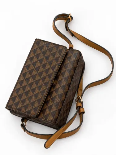 Bolsa Feminina Transversal Marrom com Alça Ajustável