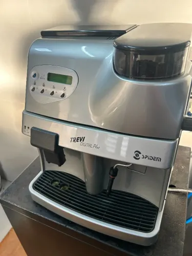 Máquina de café Saeco Trevi Digital plus 