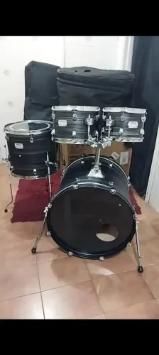 Bateria odery in rock 20 10 12 14 em excelente estado! 