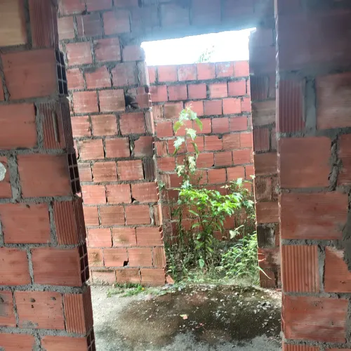 TERRENO EM CONSTRUÇÃO COM 250m2.