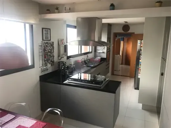 Apartamento alto padrão mobiliado na Vila Mariana | 208m2, 4 suítes e 4 vagas de garagem