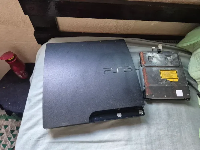 Playstation 3 Slim para retirada de peças