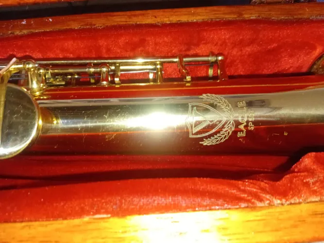 VENDO um saxreto da marca EAGLE 502 USANDO
