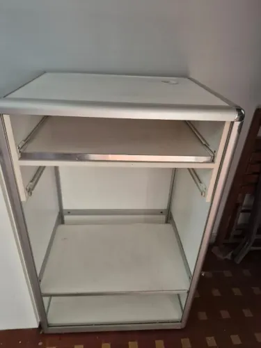 Balcão/armário para computador