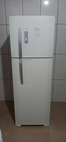 Vendo Geladeira FROST FREE 370 Litros