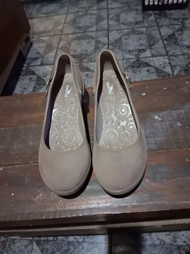 VENDO SAPATO, SANDÁLIA E RASTEIRINHA