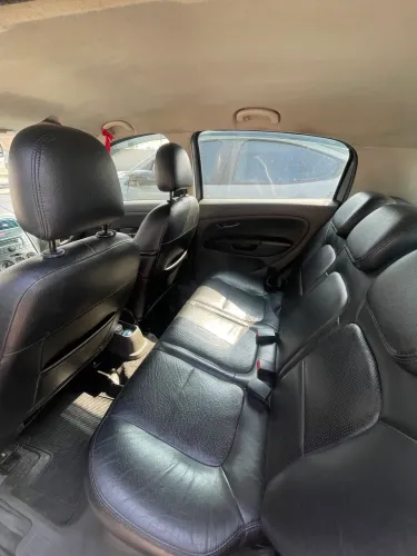 Fiat Punto Essence 1.6 Flex 16V 5P 2012
