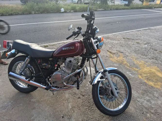 Suzuki Intruder 250 Ano 2002 - Extremamente Nova e Original