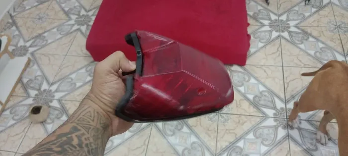 Lanterna traseira esportiva universal