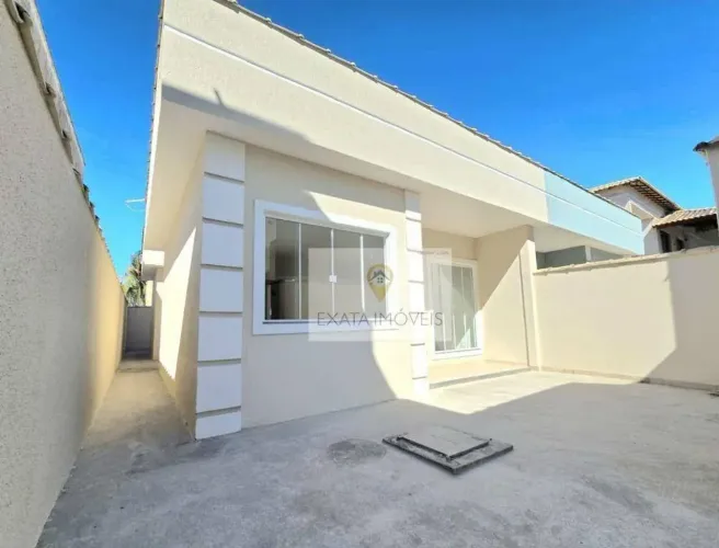 Casa 2 quartos com quintal, Extensão Serramar - Rio das Ostras/RJ