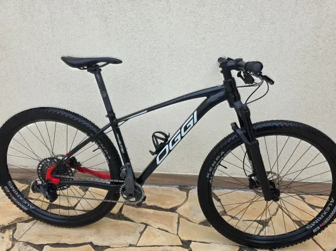 bicicleta OGGI 7.6 muito nova