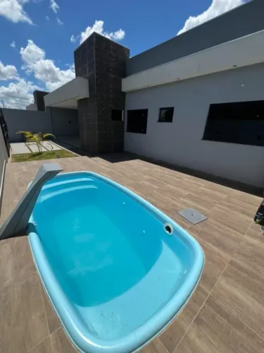 CASA COM PISCINA PERTINHO DO IPASE VG Área construída 121 M² , área terreno 206 m²