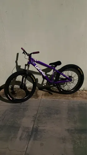 Vendo Gios 4trix roxa