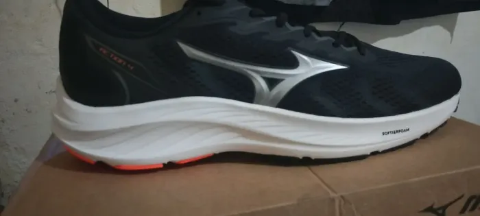 Tênis Mizuno 44 original sem uso