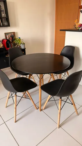 MESA DE JANTAR EIFFEL + 4 CADEIRAS 