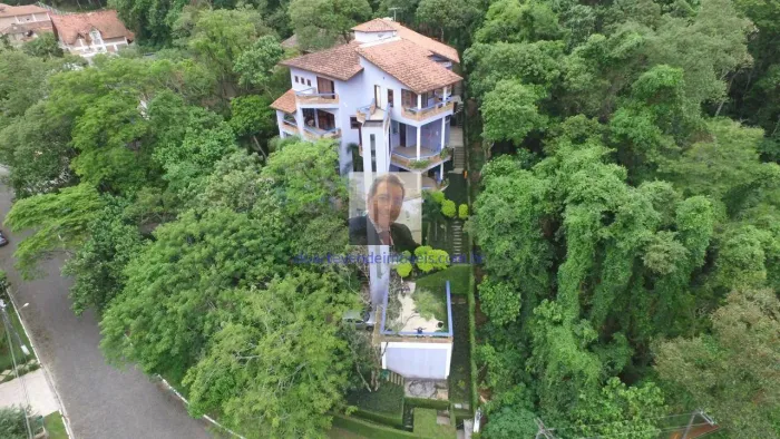 Vende-se Casa com ELEVADOR no Cond Forest Hills, 4 Suítes, áreas gourmet, p