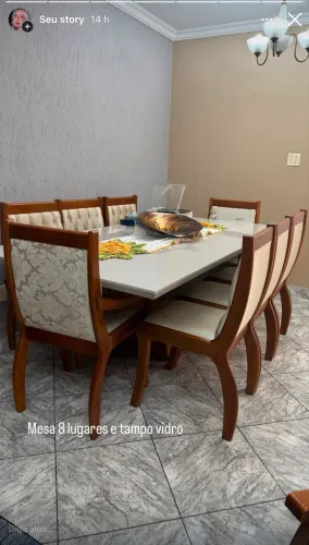 Mesa de jantar tampo de vidro 8 cadeiras 