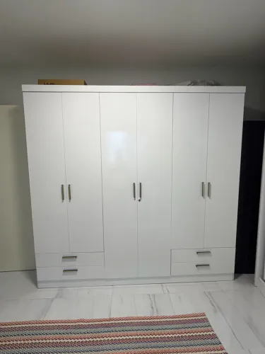 Guarda Roupa com 6 portas