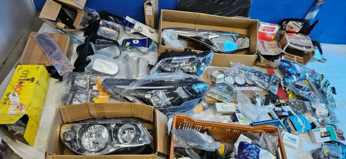 LOTE DE PEÇAS DE CARRO