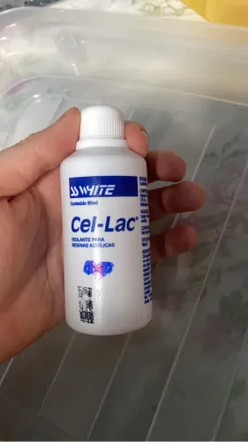 Isolante para resinas acrílicas